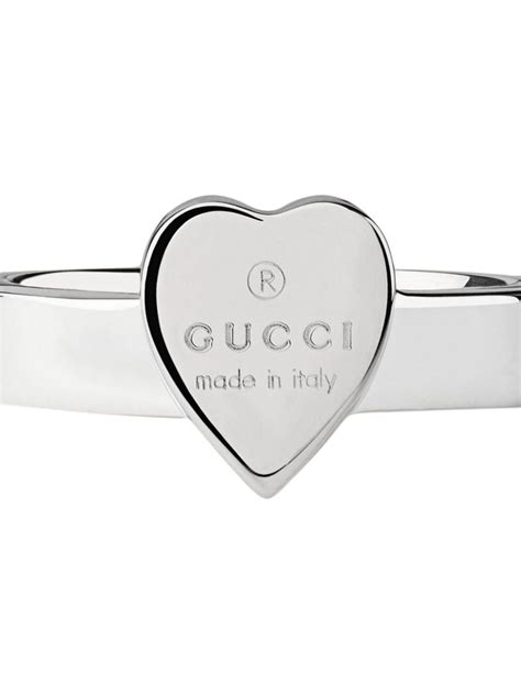 Gucci Anillo En Forma De Corazón Grabado 